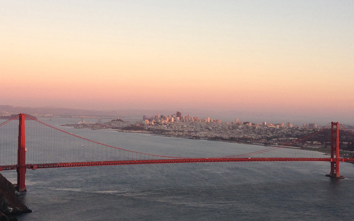 Outdoor bag for traveling to San Francisco, Golden Gate Bridge