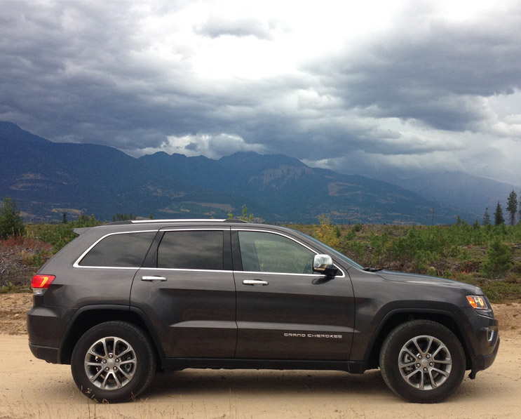 Canada road trip with a Jeep to the Rocky Mountains